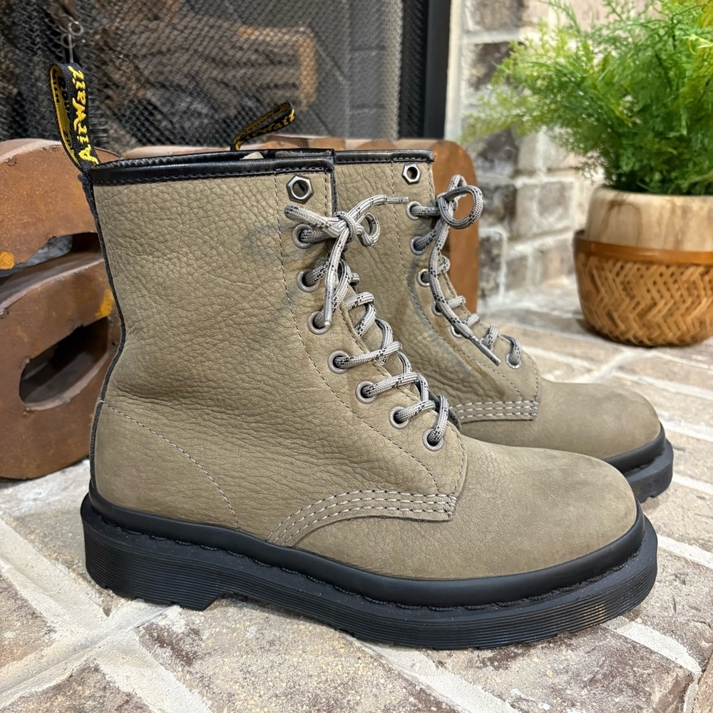 Dr. Martens 1460 Nickel Grey Milled Nubuck Leather Lace Up Boots Size 7W/6M